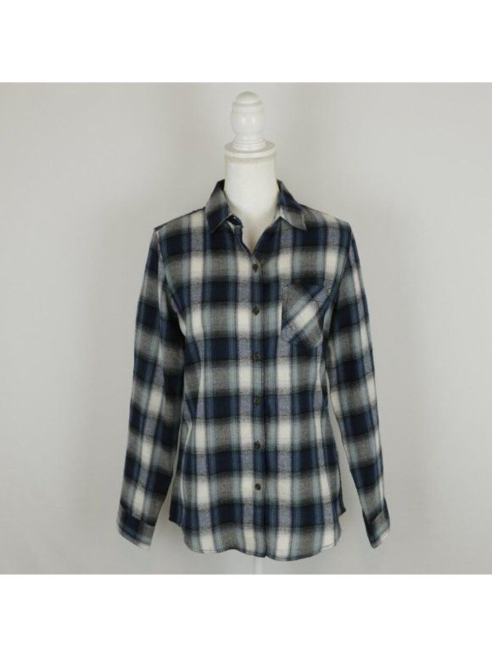 Field & Stream Women's Small Blue White Plaid Long Sleeve Button Up Shirt NWT